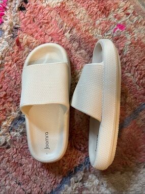 Joomra White Slide Sandals